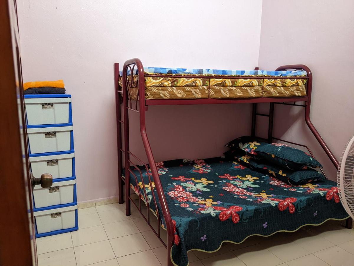 Aryani Homestay Kampong Kelemak Номер фото