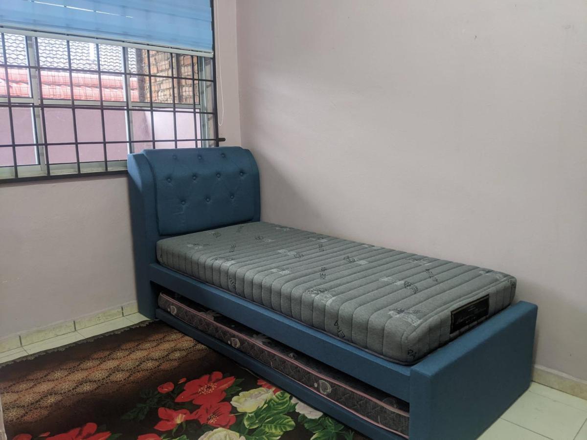 Aryani Homestay Kampong Kelemak Экстерьер фото